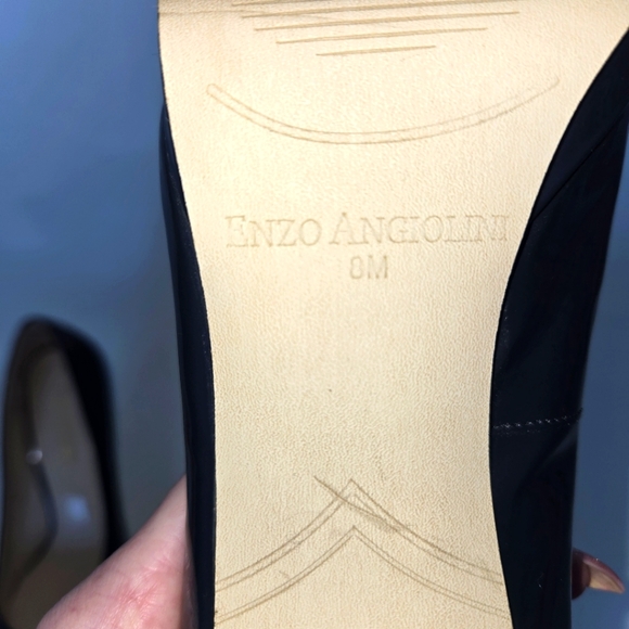 Gently used Leather Enzo Angiolini high heels, navy blue, 4 inch heel. Size 8M - Picture 7 of 7